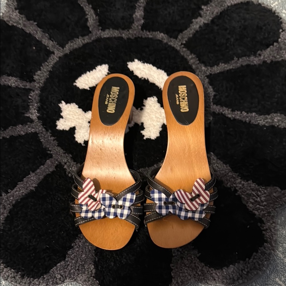 Moschino Women's Black and Multicolor Bow Sandals